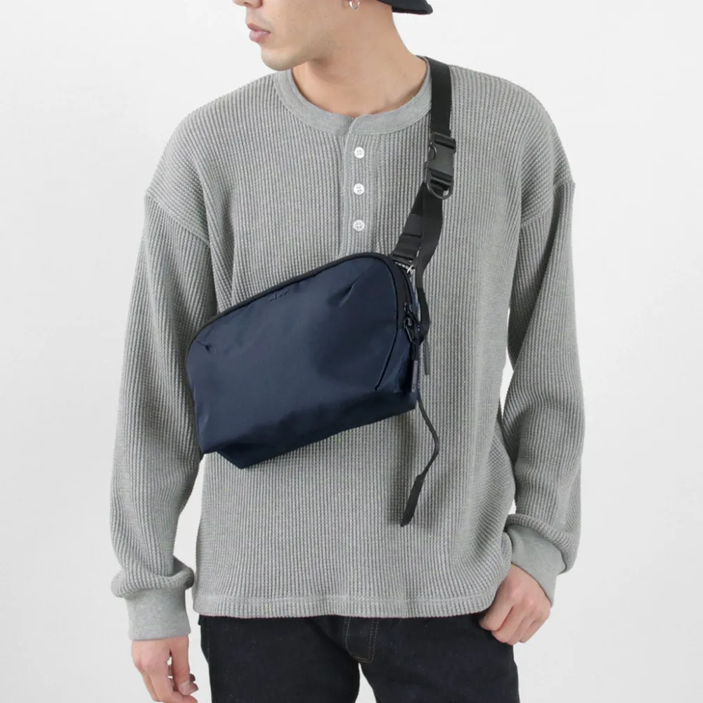 AER Shoulder Bags^/ Pro Sling