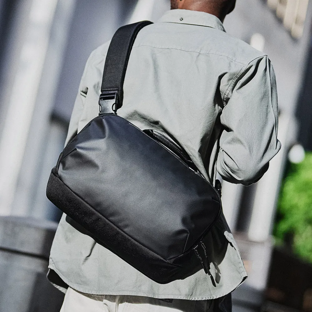 AER Briefcases|Shoulder Bags^/ Tech Sling 3 black