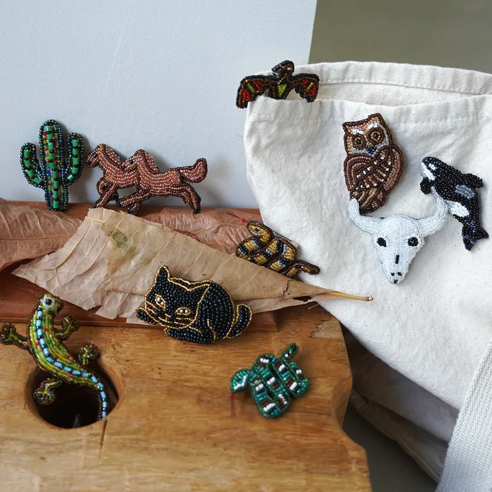 BEADED ACCESSORIES Other Goods^/ Beaded pin badge S
