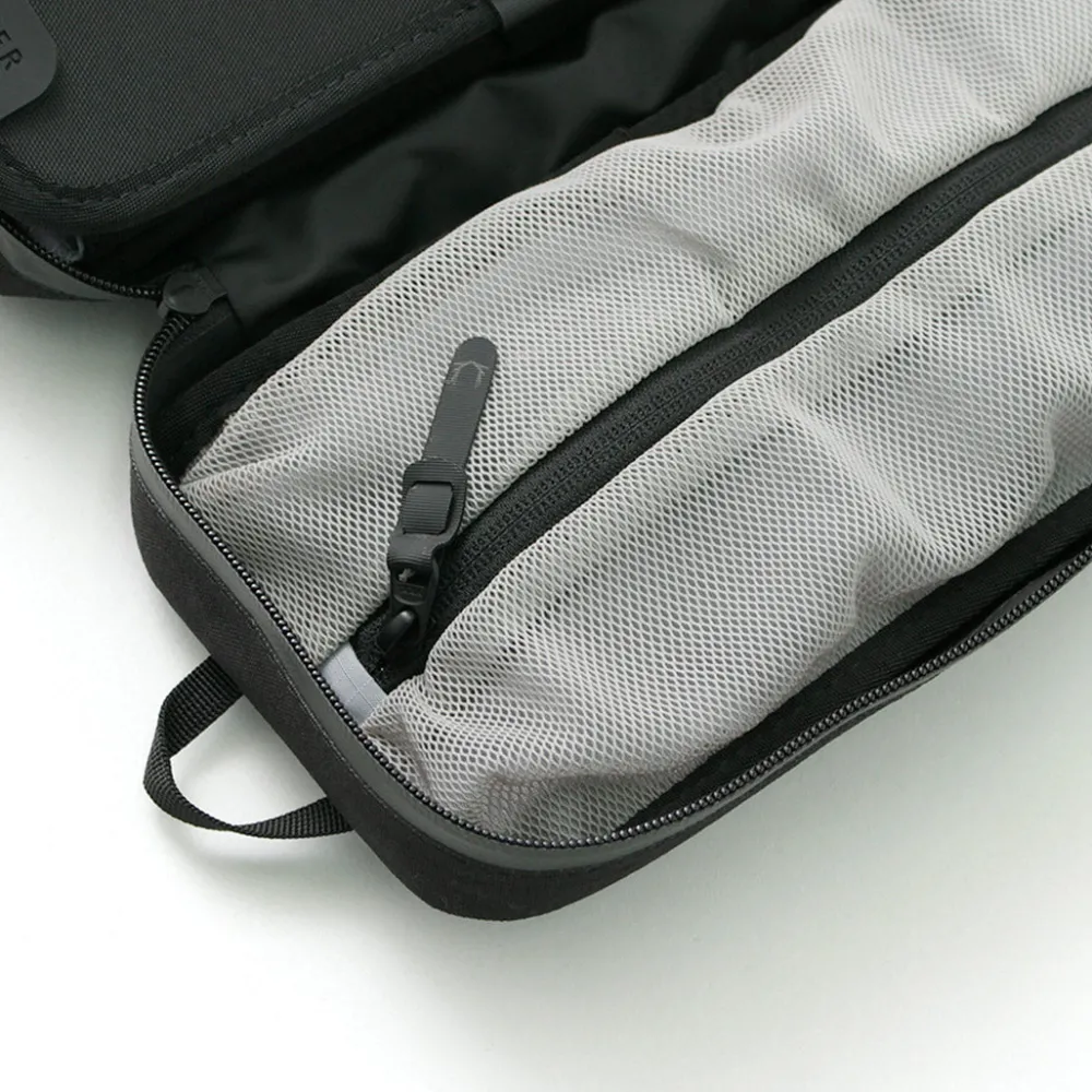BLACK EMBER Shoulder Bags^/ TECH KIT SLING black