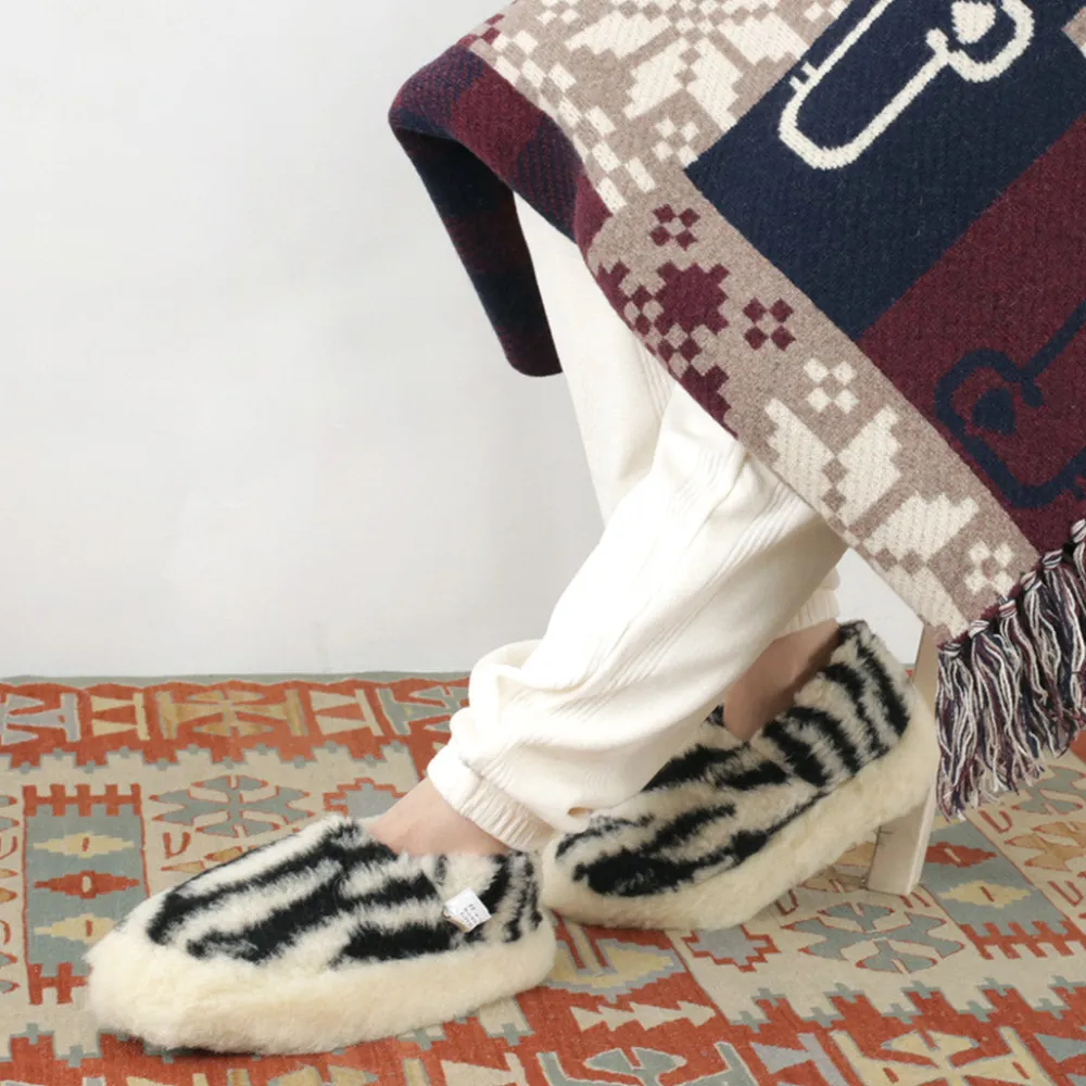 COLDBREAKER Other Goods^/ Siberian Slippers