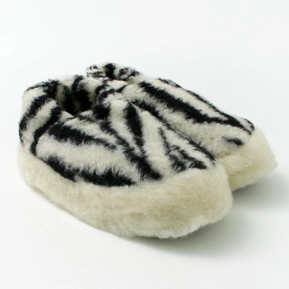 COLDBREAKER Other Goods^/ Siberian Slippers