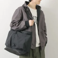 F/CE. Shoulder Bags^F/CE. / Lightweight courier shoulder bag