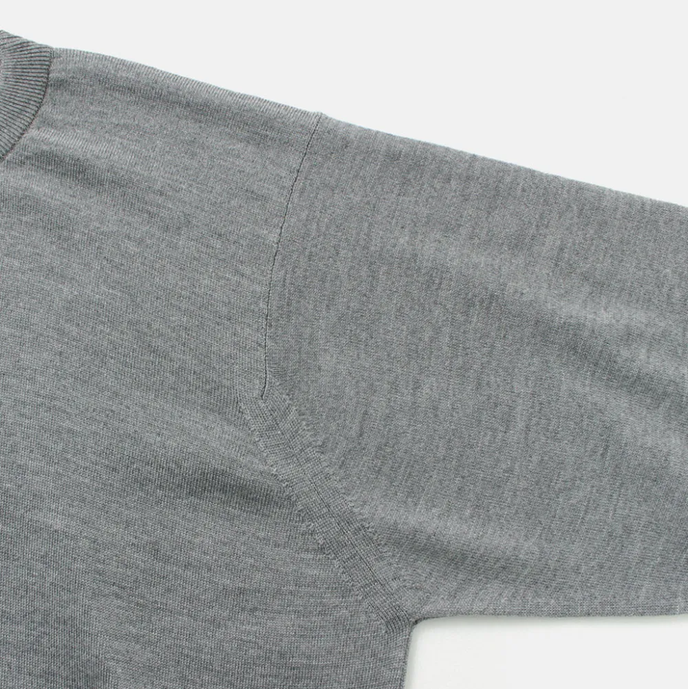 JOHN SMEDLEY Knits^/ Merino Wool 24 Gauge Crew Neck Knit