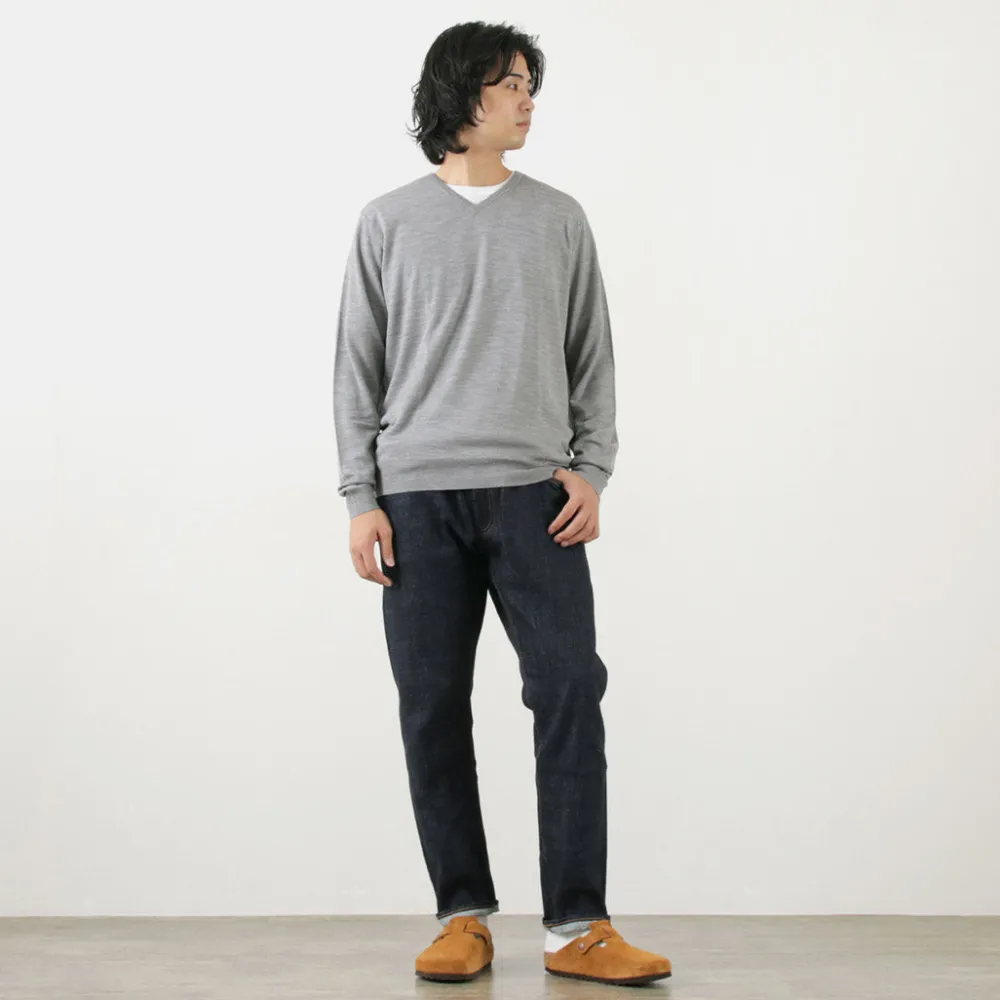 JOHN SMEDLEY Knits^/ Merino Wool 30 Gauge 30 Gauge V-Neck Knit MODERN FIT