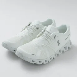 ON Sneakers^/ Cloud 5
