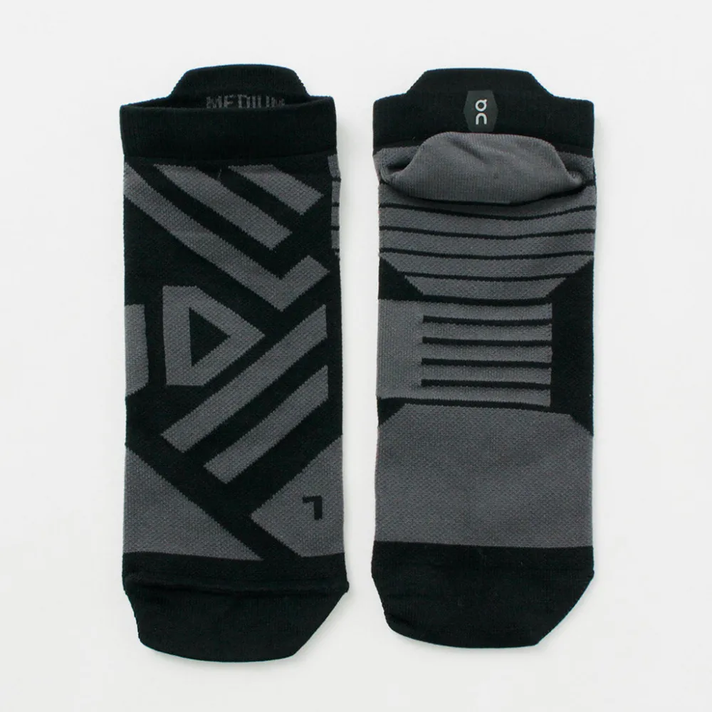 ON Socks^/ Performance Low Socks