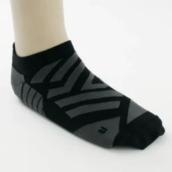 ON Socks^/ Performance Low Socks