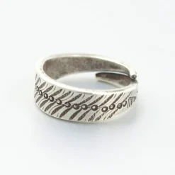 phaduA Ring^/ Wide ring silver