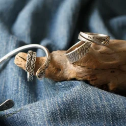 phaduA Ring^/ Wide ring silver