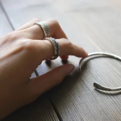 phaduA Ring^/ Wide ring silver